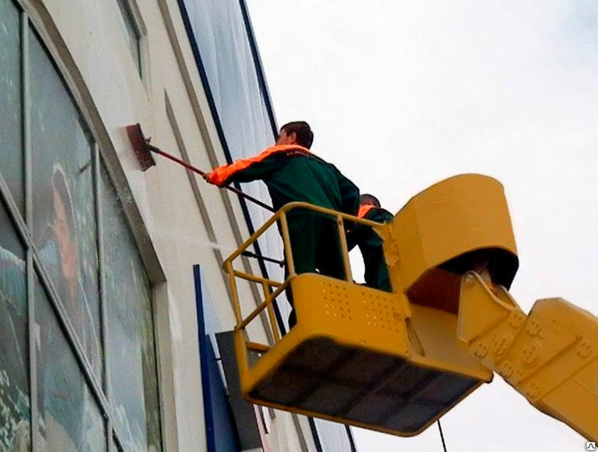 фото мойка окон и фасадов с автовышки